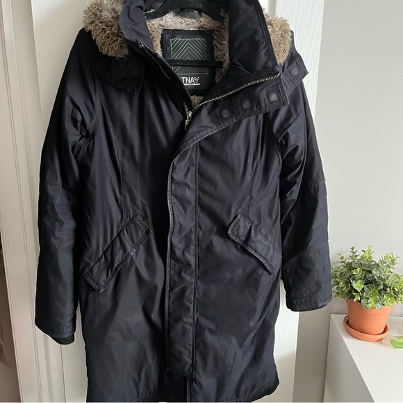 TNA Parka | Chamomix Parka Aritzia - Picture 3 of 12